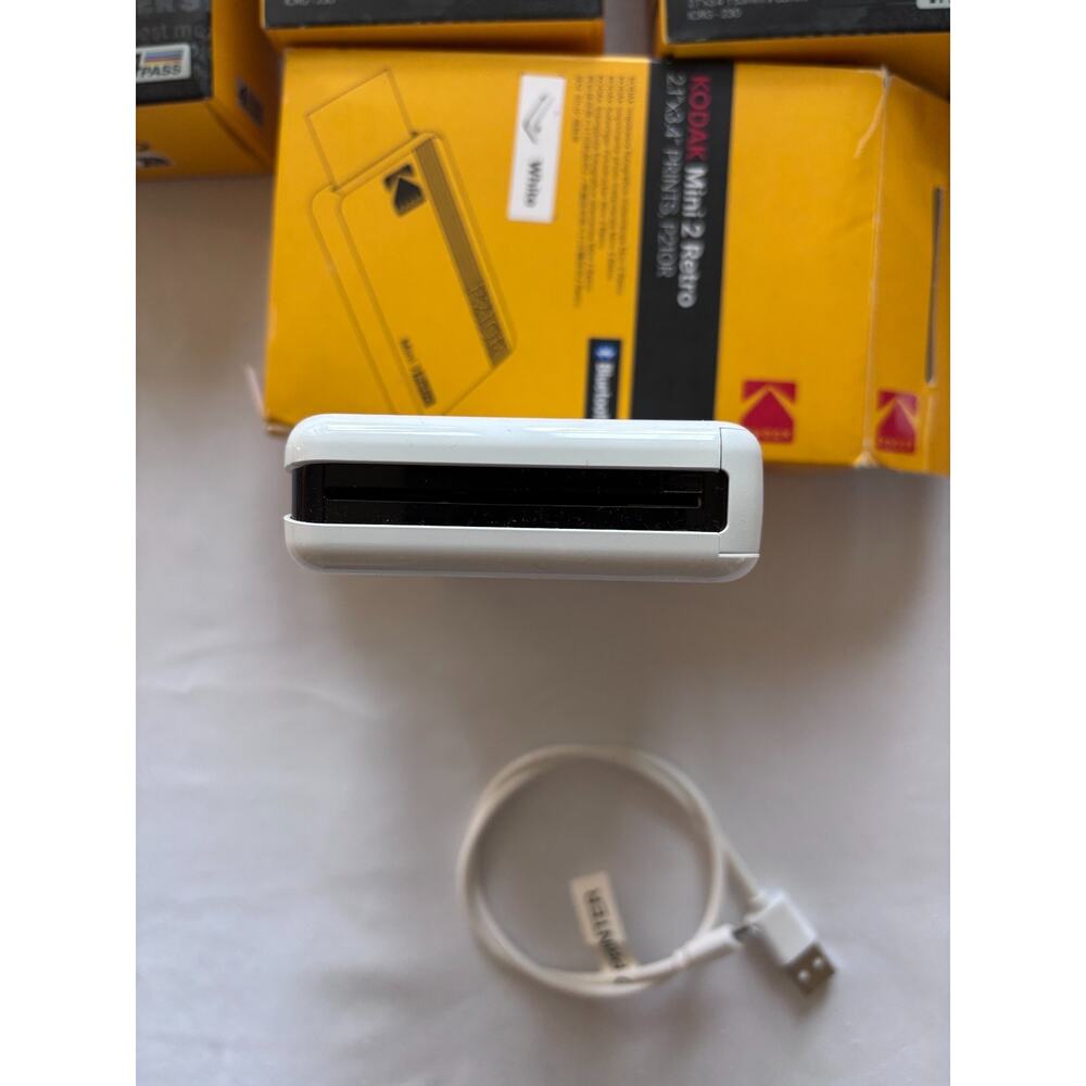 Kodak Mini 2 Retro Portable Photo Printer P210R 300+ Prints BUNDLE - Picture 2 of 9
